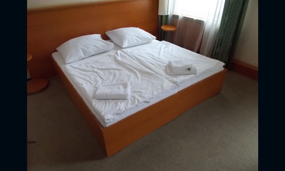 Gallery Hotel SIS — Hotel rooms in Prague, Prague