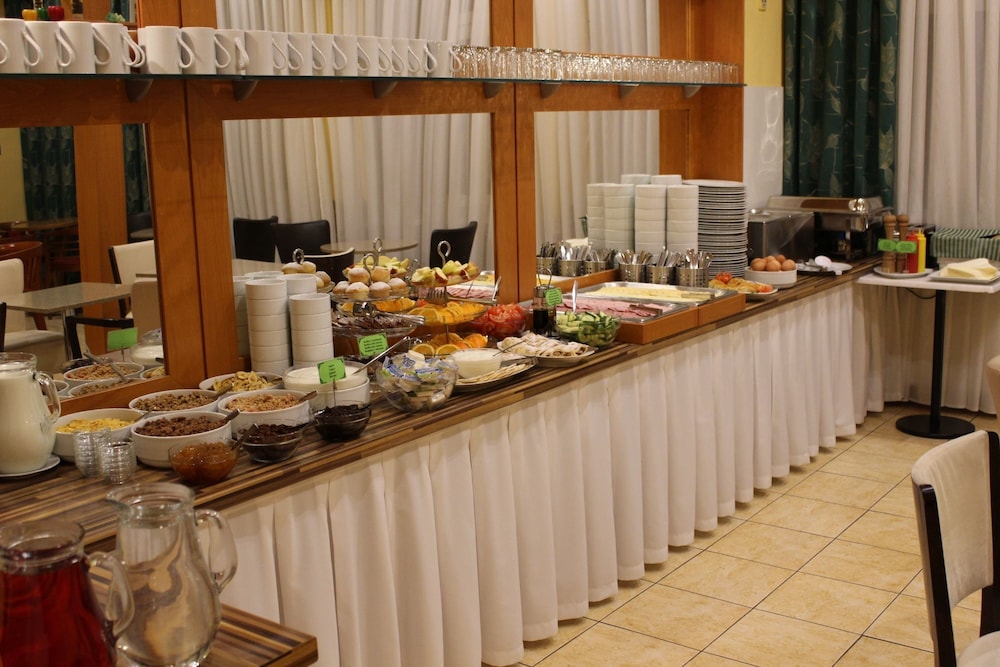 Gallery Hotel SIS — Restaurant & bars in Prague, Prague