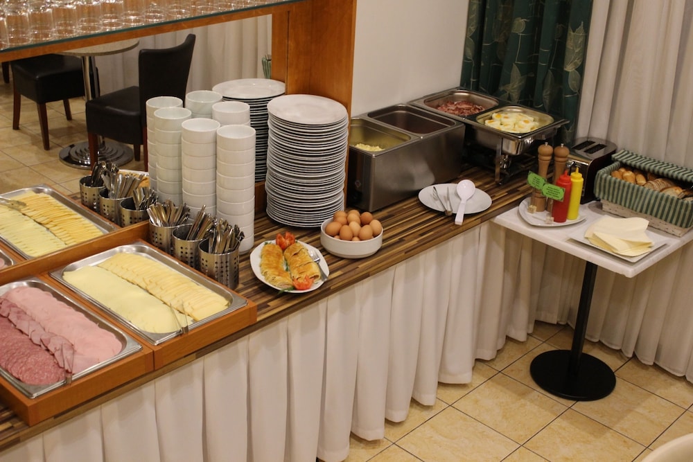 Gallery Hotel SIS — Restaurant & bars in Prague, Prague