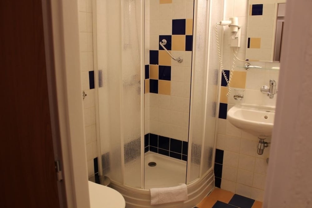 Gallery Hotel SIS — Hotel rooms in Prague, Prague