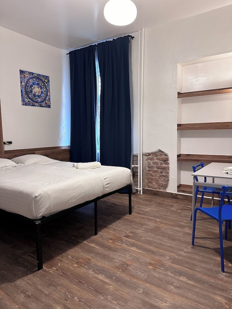 Gallery Hotel SIS — Hotel rooms in Prague, Prague