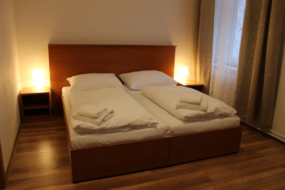 Gallery Hotel SIS — Hotel rooms in Prague, Prague