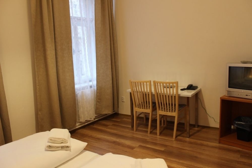 Gallery Hotel SIS — Hotel rooms in Prague, Prague