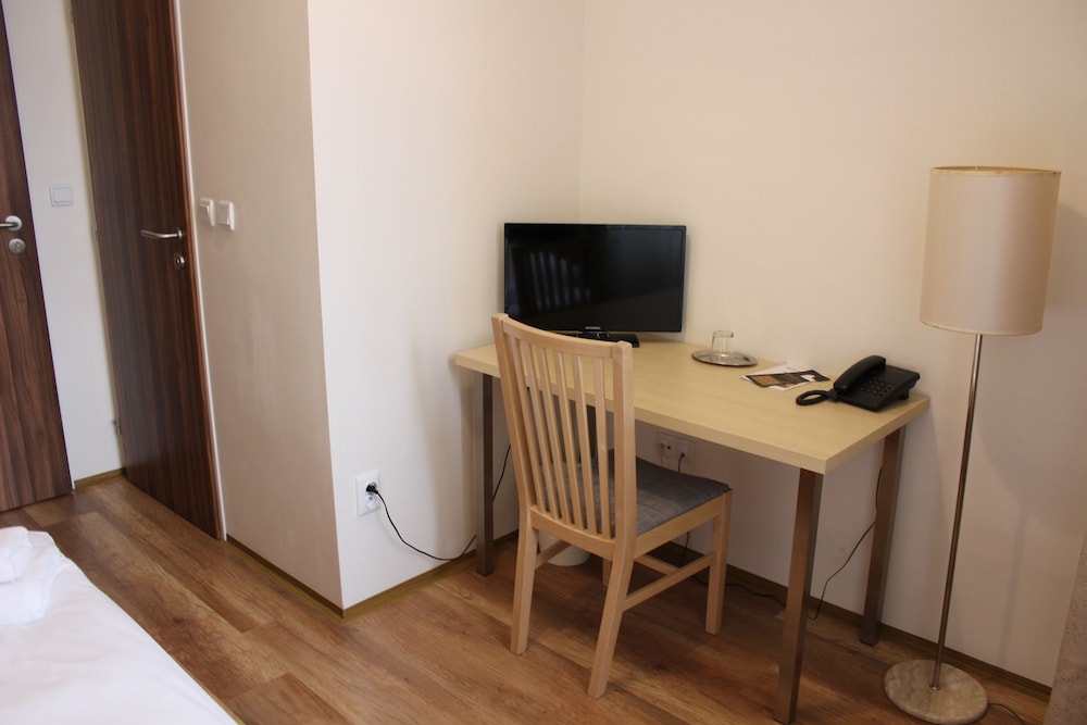 Gallery Hotel SIS — Hotel rooms in Prague, Prague