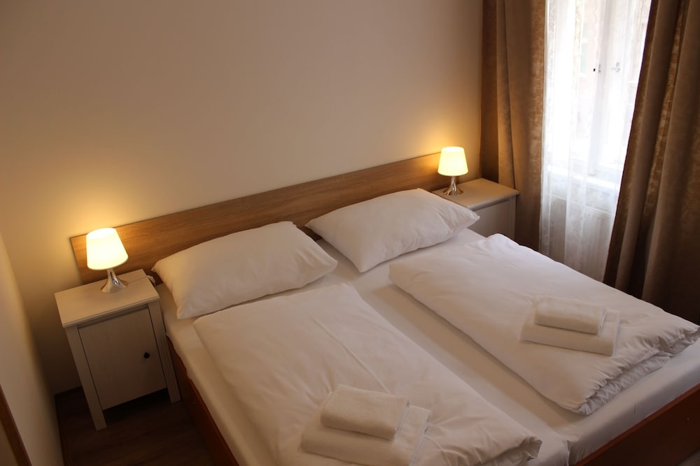 Gallery Hotel SIS — Hotel rooms in Prague, Prague