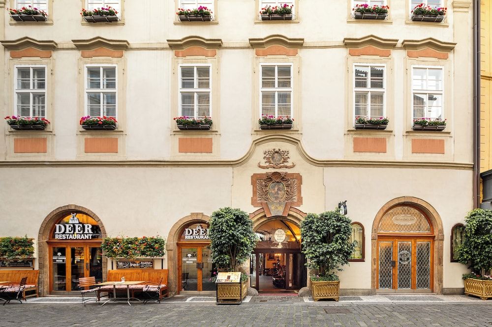 Iron Gate Hotel & Suites Prague by BHG