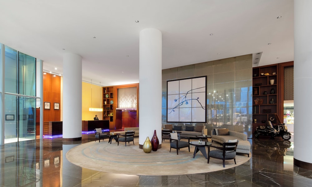InterContinental Residence Suites Dubai Festival City by IHG — Hotel building in Dubai