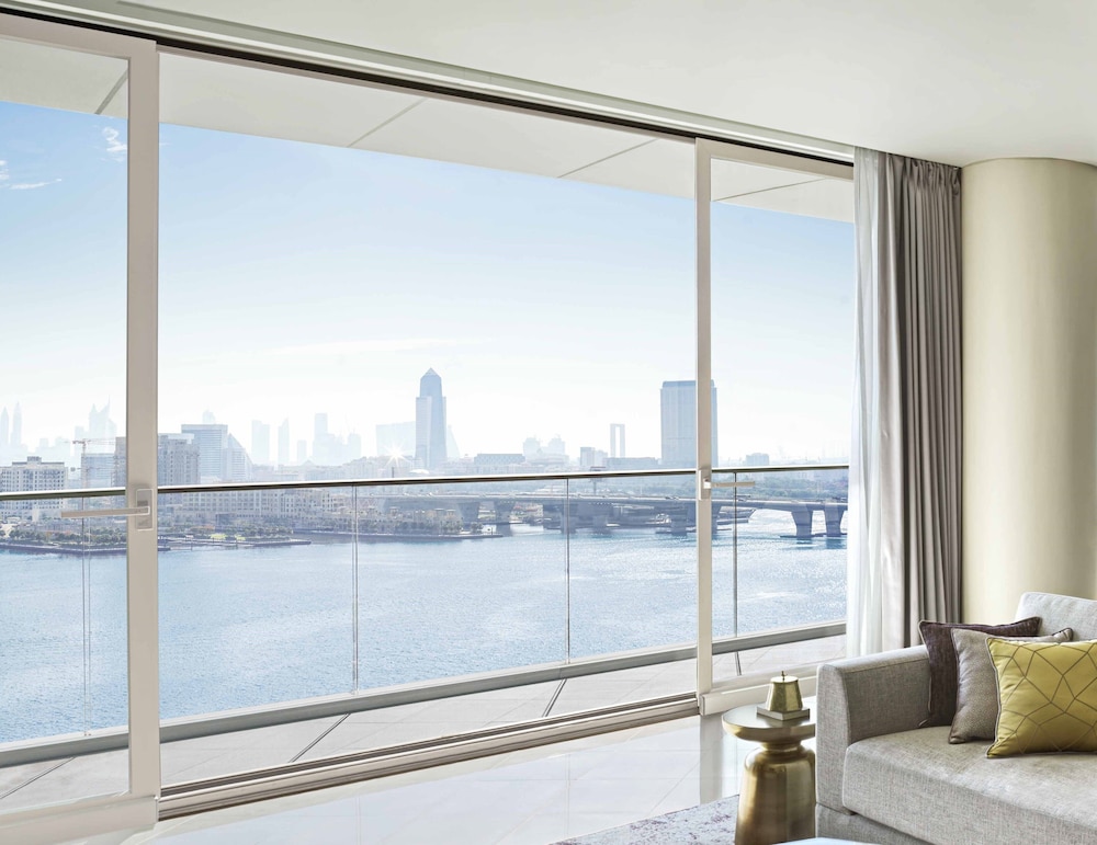 InterContinental Residence Suites Dubai Festival City by IHG — Hotel rooms in Dubai