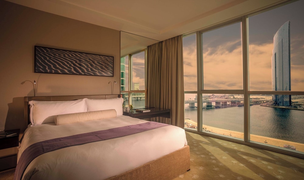 InterContinental Residence Suites Dubai Festival City by IHG — Hotel rooms in Dubai