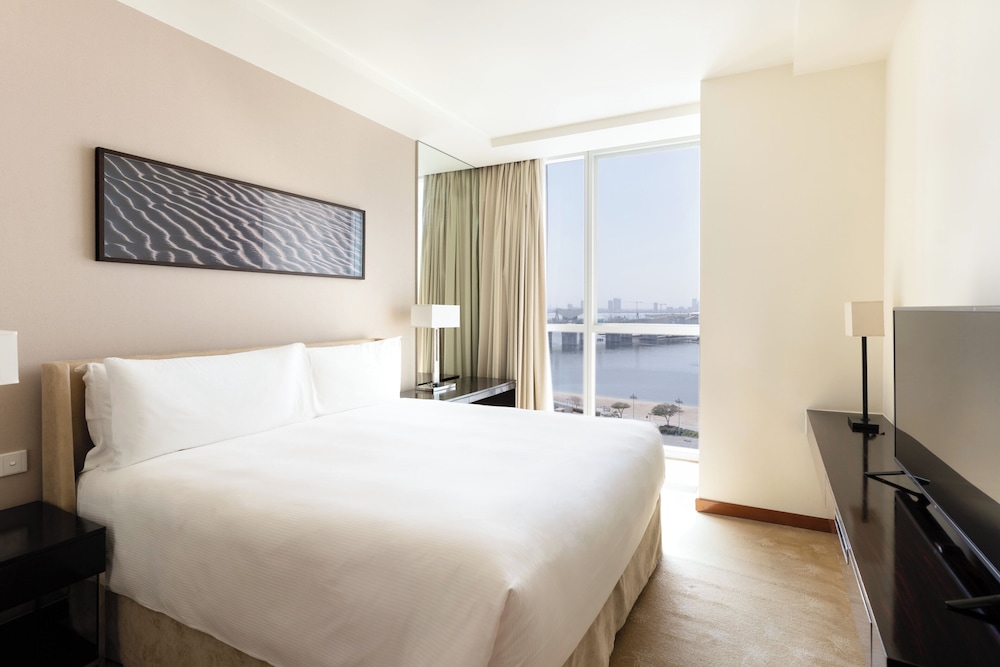 InterContinental Residence Suites Dubai Festival City by IHG — Hotel rooms in Dubai