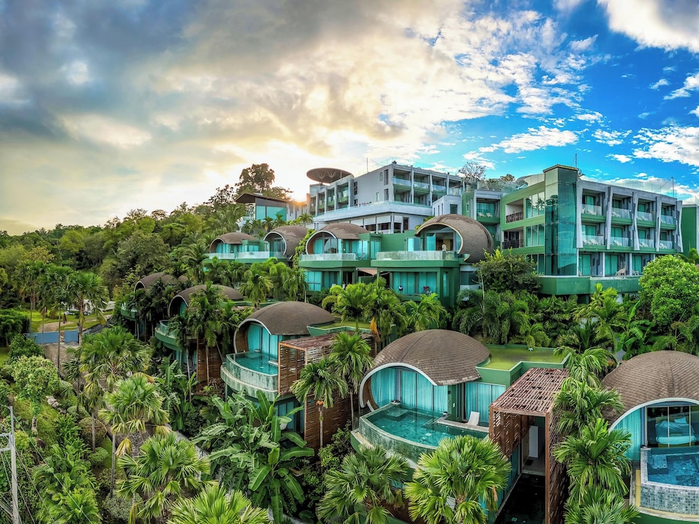 Crest Resort & Pool Villas — Main photo in Patong Beach, Phuket Province