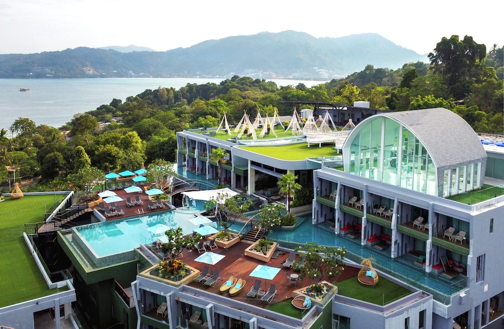 Crest Resort & Pool Villas — Patong Beach, Phuket Province