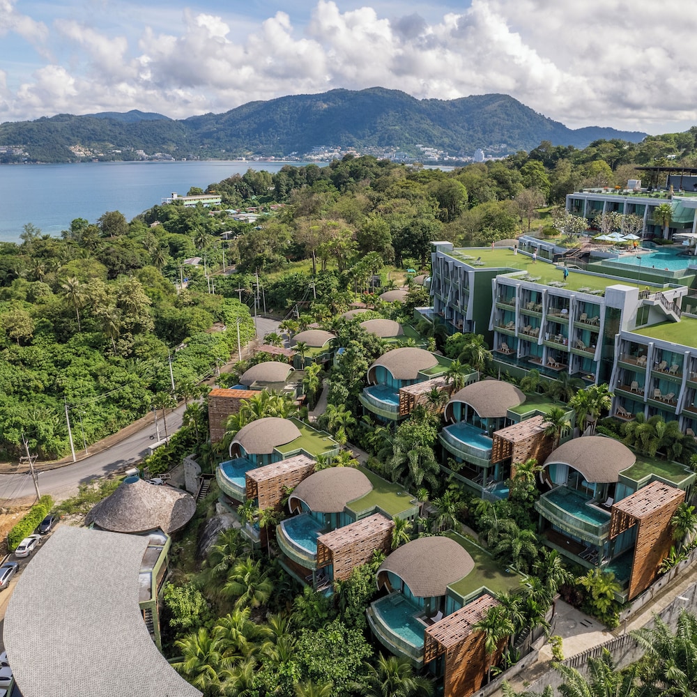 Crest Resort & Pool Villas — Patong Beach, Phuket Province