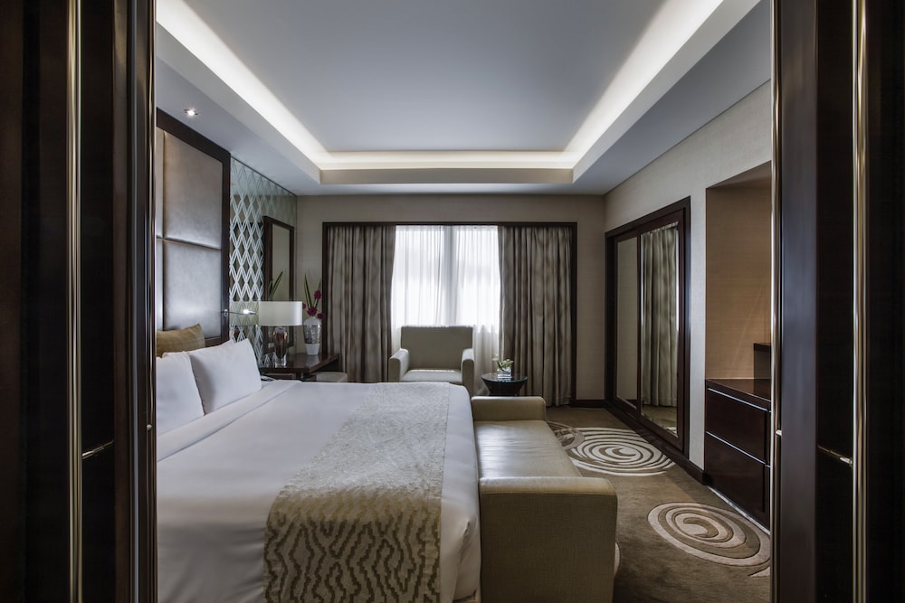 Crowne Plaza Dubai Deira by IHG — Hotel rooms in Dubai