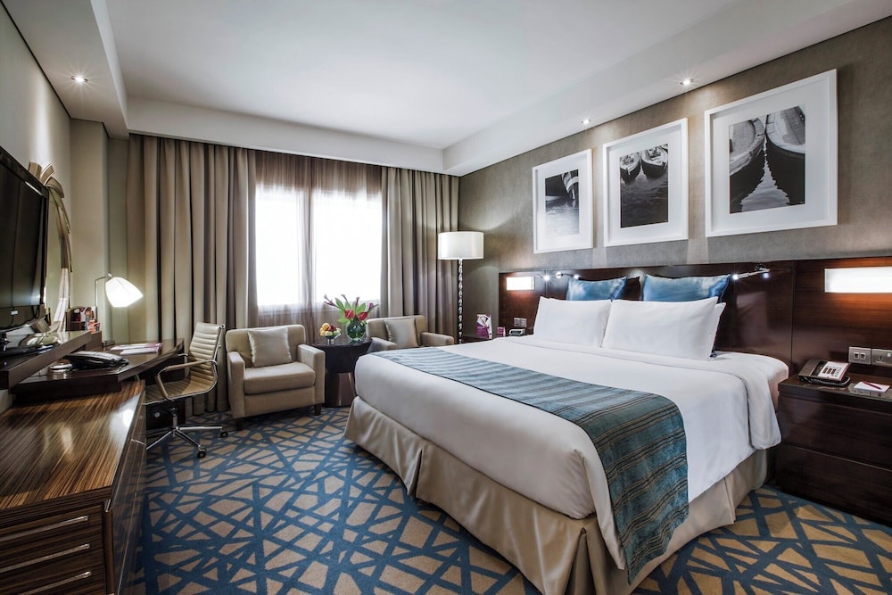 Crowne Plaza Dubai Deira by IHG — Hotel rooms in Dubai