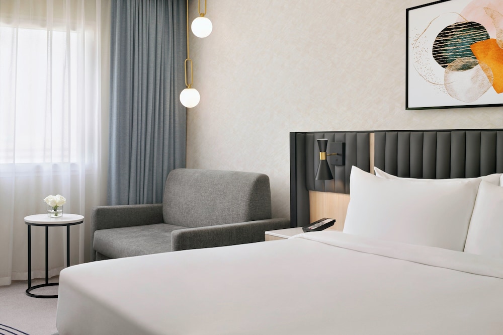 Crowne Plaza Dubai Deira by IHG — Hotel rooms in Dubai