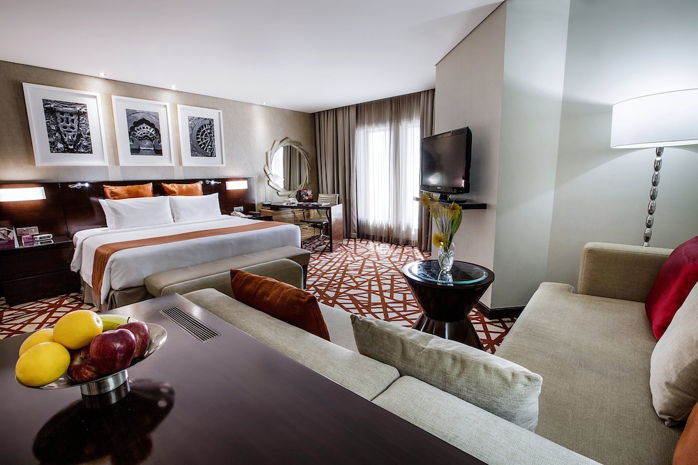 Crowne Plaza Dubai Deira by IHG — Hotel rooms in Dubai
