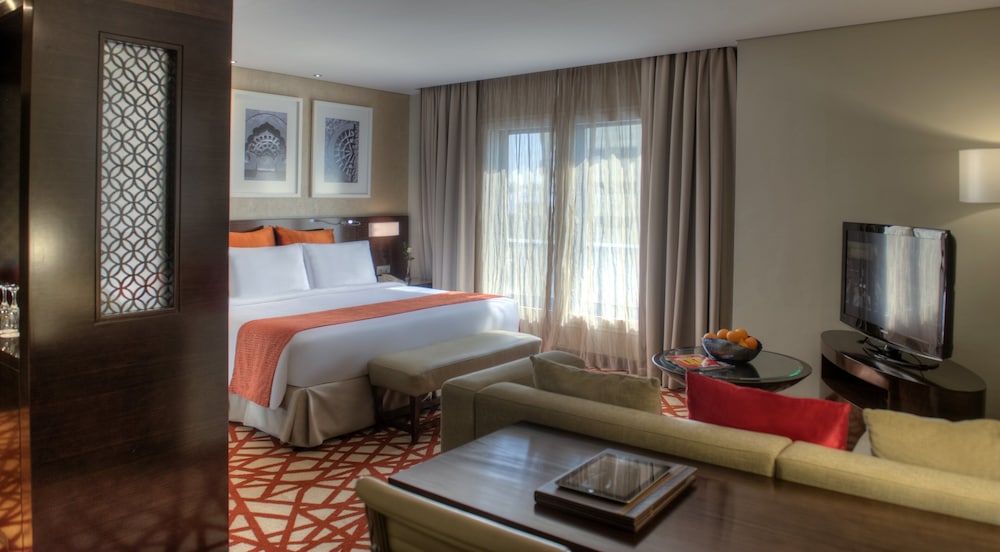 Crowne Plaza Dubai Deira by IHG — Hotel rooms in Dubai