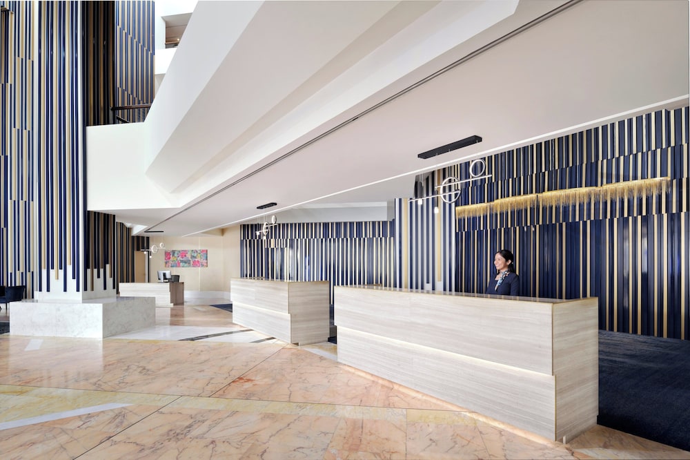 Crowne Plaza Dubai Deira by IHG — Hotel building in Dubai