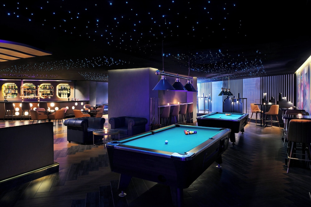 Crowne Plaza Dubai Deira by IHG — Restaurant & bars in Dubai