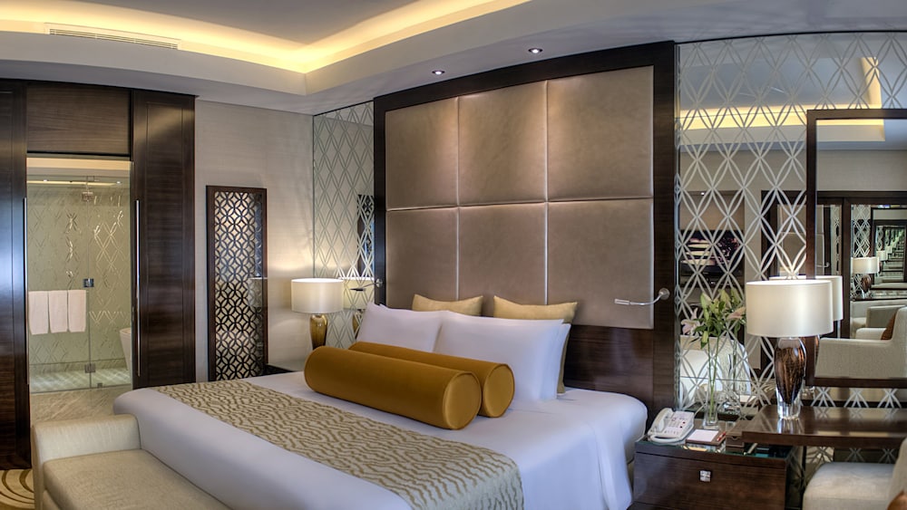 Crowne Plaza Dubai Deira by IHG — Hotel rooms in Dubai