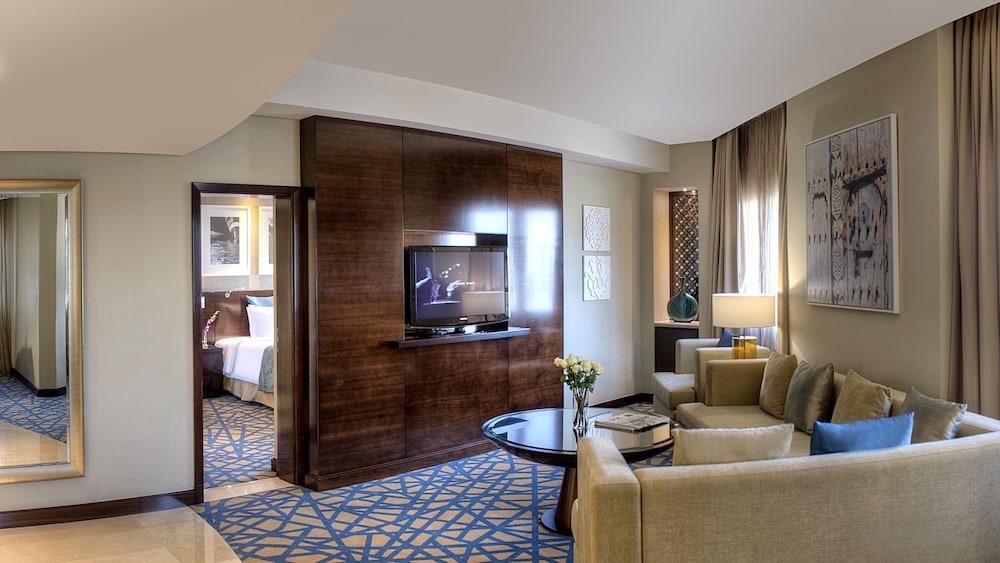 Crowne Plaza Dubai Deira by IHG — Hotel rooms in Dubai