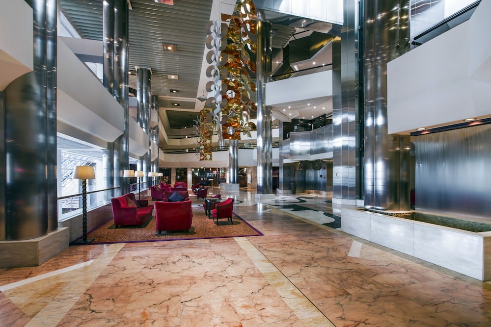 Crowne Plaza Dubai Deira by IHG — Hotel building in Dubai