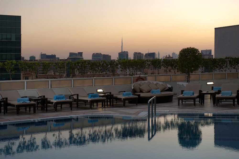 Crowne Plaza Dubai Deira by IHG — Swimming pool in Dubai