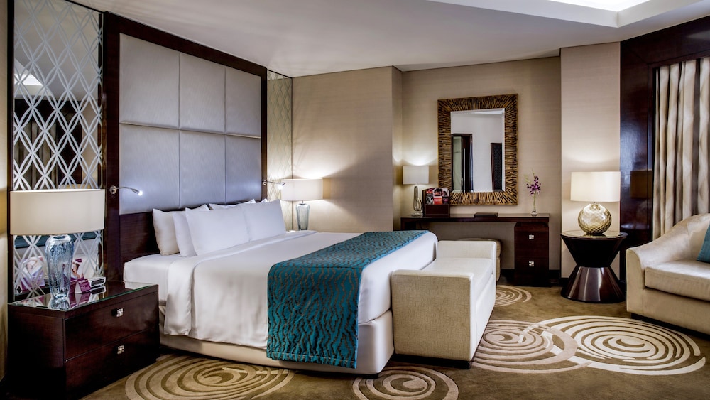 Crowne Plaza Dubai Deira by IHG — Hotel rooms in Dubai