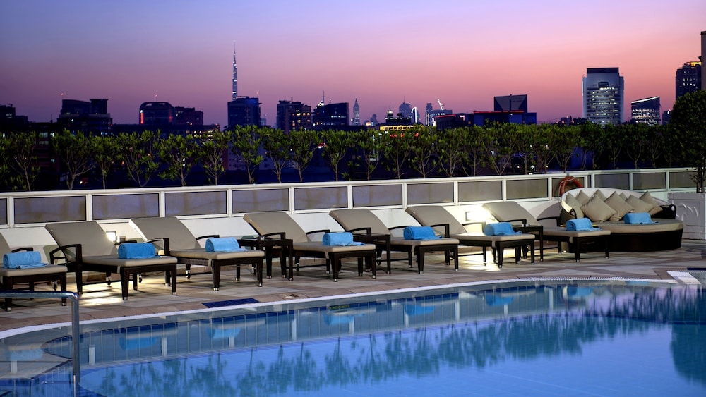 Crowne Plaza Dubai Deira by IHG — Swimming pool in Dubai