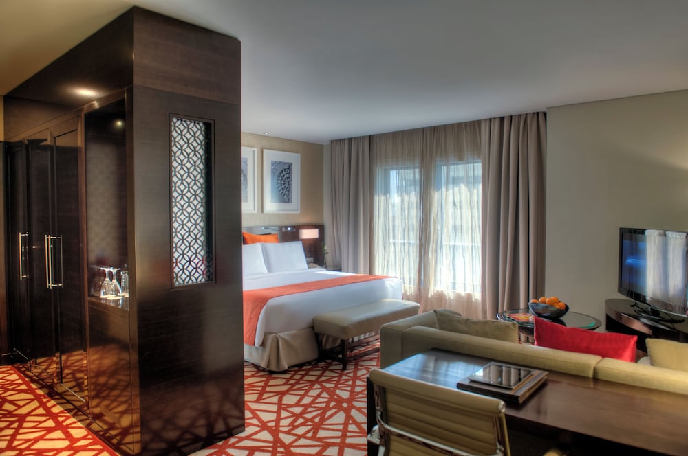 Crowne Plaza Dubai Deira by IHG — Hotel rooms in Dubai