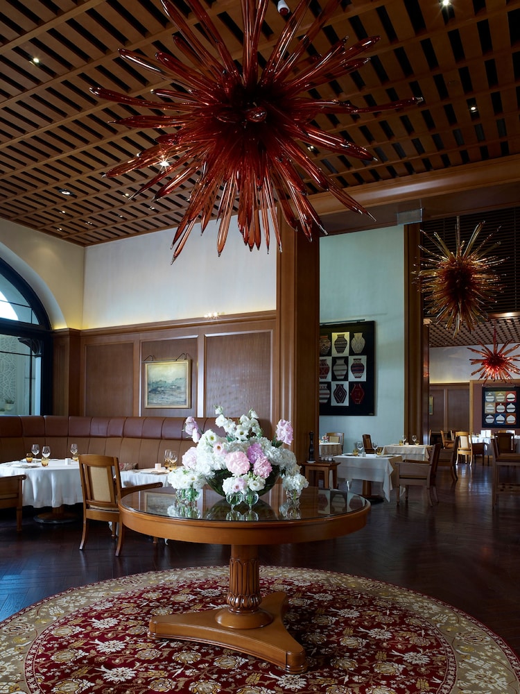 Divan Istanbul — Restaurant & bars in Istanbul, Istanbul