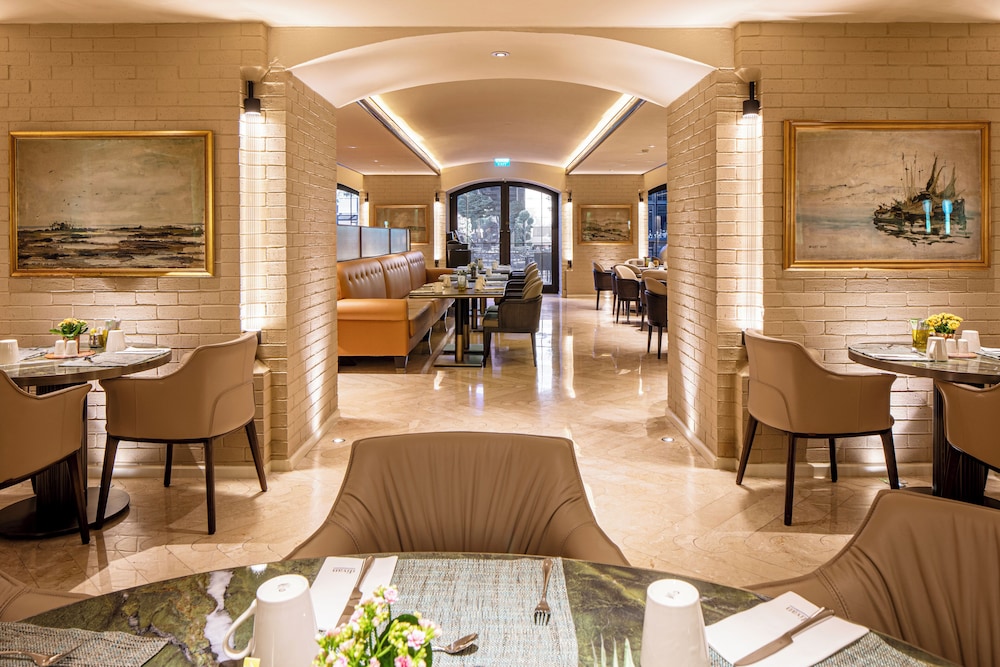 Divan Istanbul — Restaurant & bars in Istanbul, Istanbul
