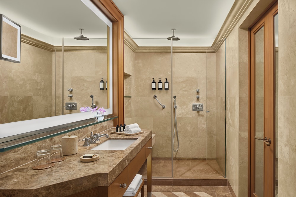 Divan Istanbul — Hotel rooms in Istanbul, Istanbul