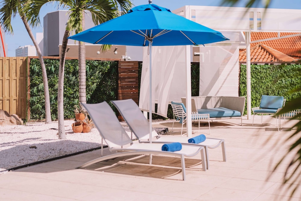 TRYP by Wyndham Aruba Adults Only Hotel — Swimming pool in Noord, Aruba