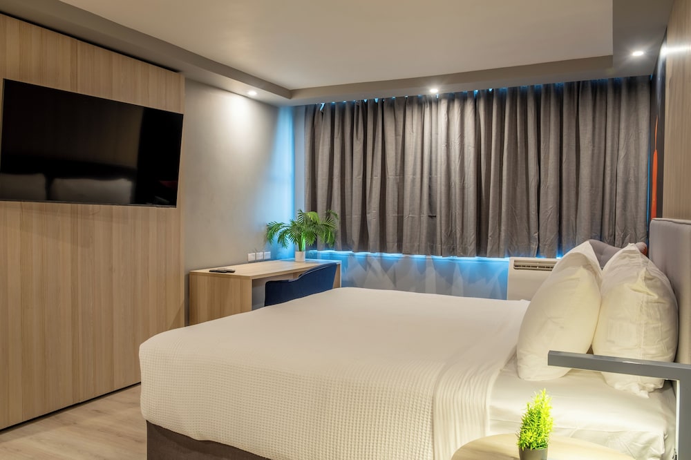 TRYP by Wyndham Aruba Adults Only Hotel — Hotel rooms in Noord, Aruba