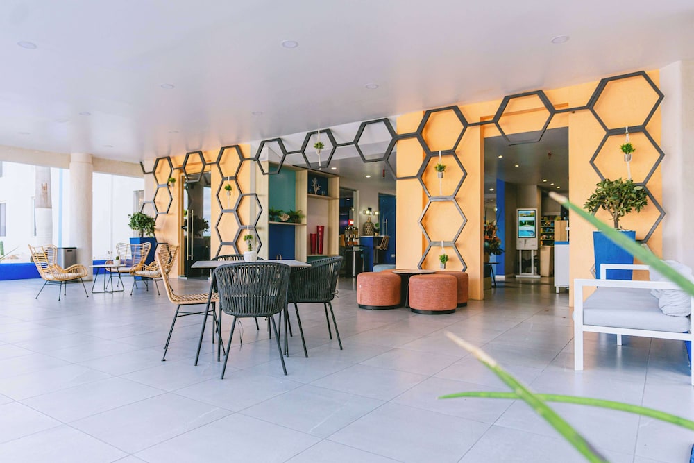 TRYP by Wyndham Aruba Adults Only Hotel — Restaurant & bars in Noord, Aruba