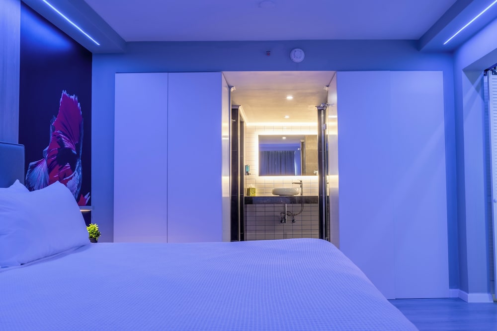 TRYP by Wyndham Aruba Adults Only Hotel — Hotel rooms in Noord, Aruba
