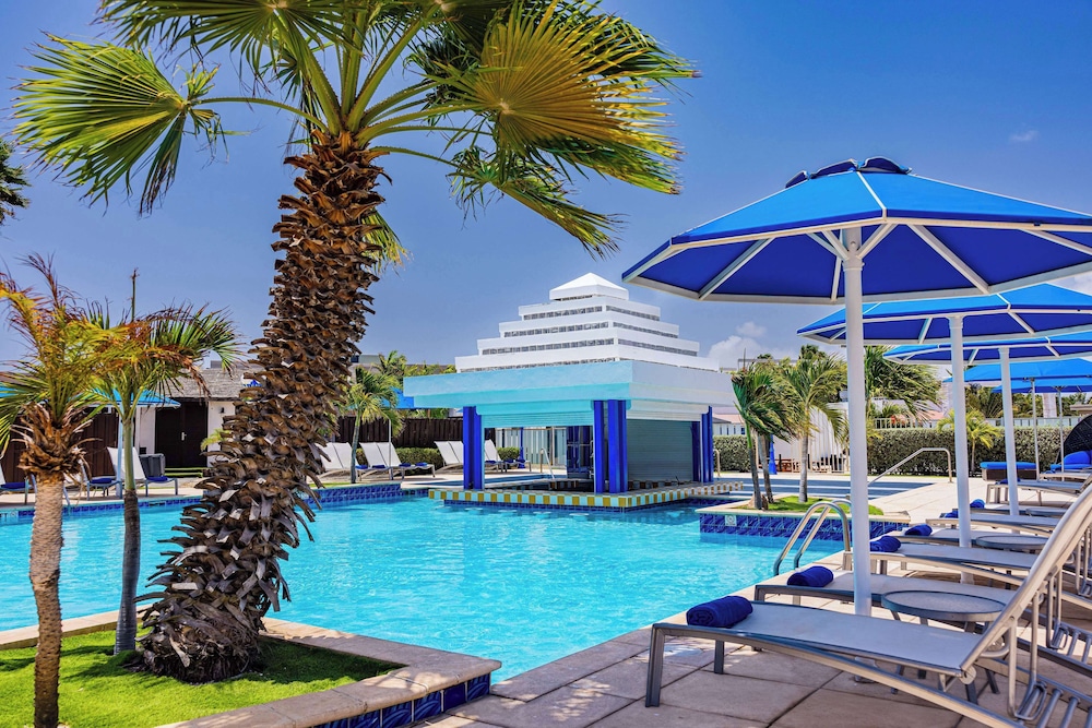 TRYP by Wyndham Aruba Adults Only Hotel — Swimming pool in Noord, Aruba