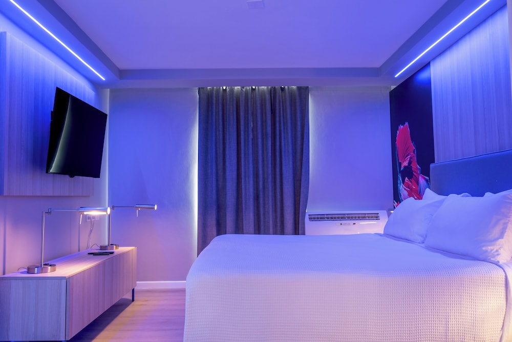 TRYP by Wyndham Aruba Adults Only Hotel — Hotel rooms in Noord, Aruba