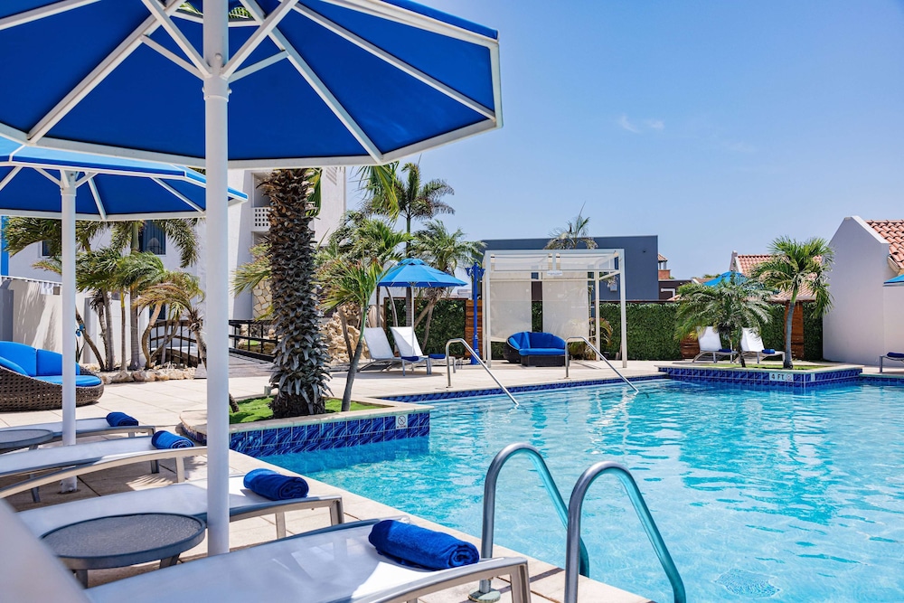 TRYP by Wyndham Aruba Adults Only Hotel — Swimming pool in Noord, Aruba