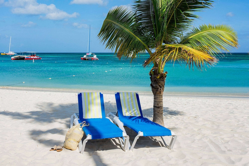TRYP by Wyndham Aruba Adults Only Hotel — Beach in Noord, Aruba