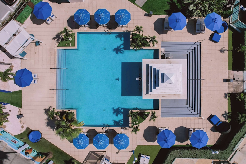 TRYP by Wyndham Aruba Adults Only Hotel — Swimming pool in Noord, Aruba