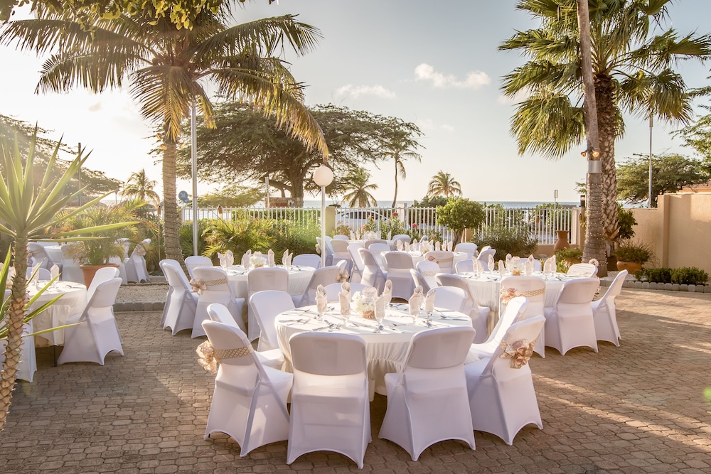 MVC Eagle Beach — Hotel building in Oranjestad, Aruba