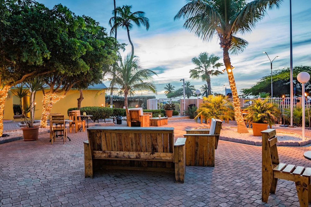MVC Eagle Beach — Restaurant & bars in Oranjestad, Aruba
