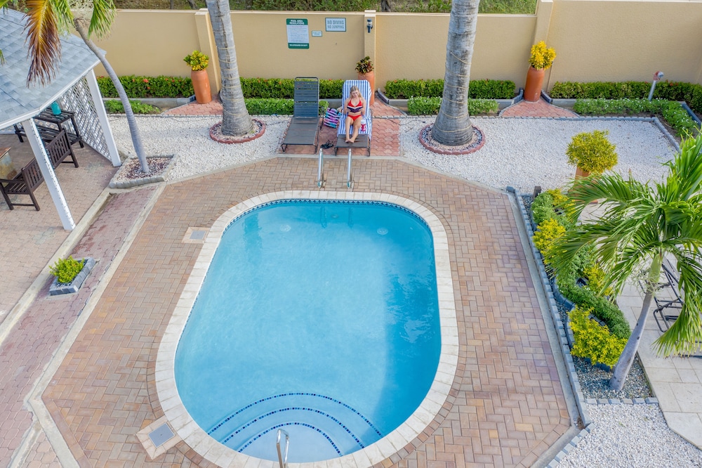 MVC Eagle Beach — Swimming pool in Oranjestad, Aruba