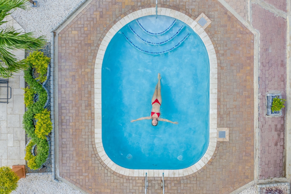 MVC Eagle Beach — Swimming pool in Oranjestad, Aruba