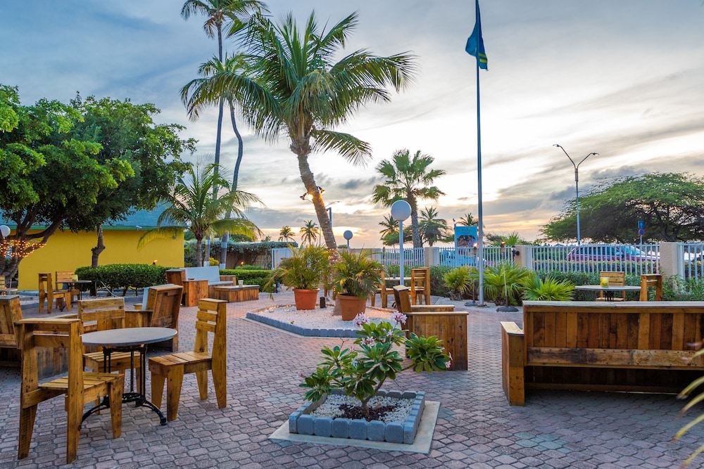 MVC Eagle Beach — Restaurant & bars in Oranjestad, Aruba