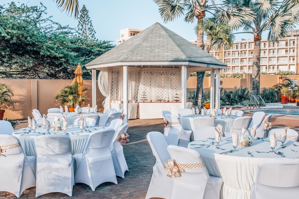 MVC Eagle Beach — Restaurant & bars in Oranjestad, Aruba