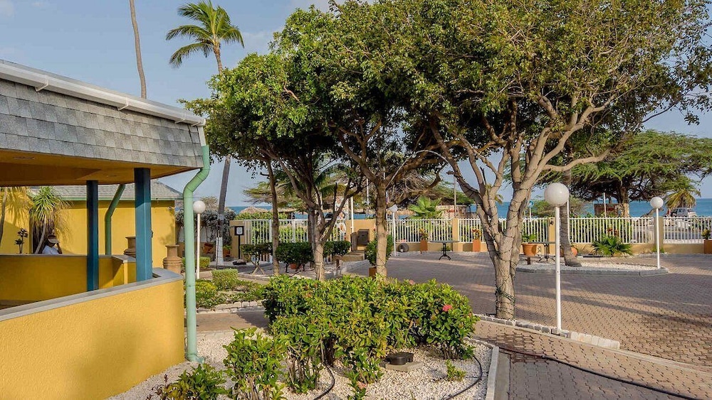 MVC Eagle Beach — Hotel building in Oranjestad, Aruba